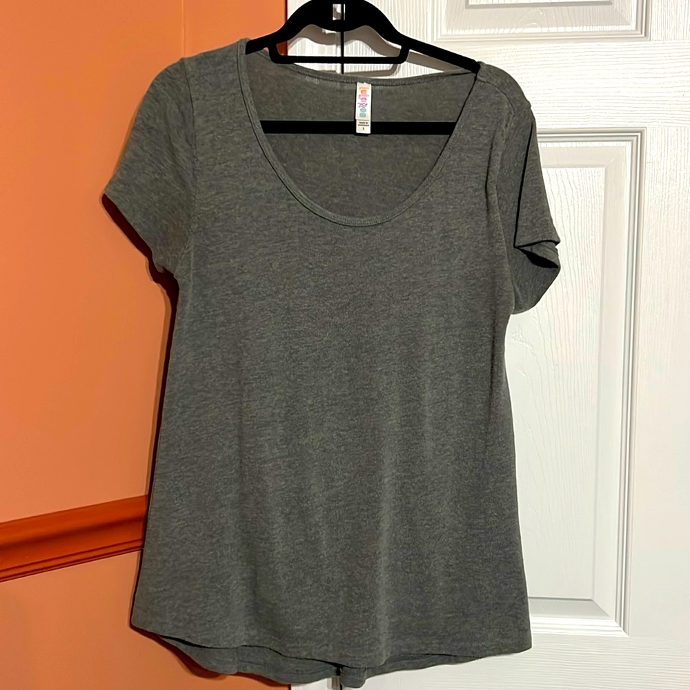 LuLaRoe Gray Shirt; Size Small